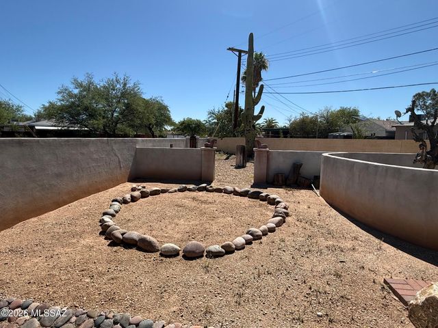 4086 E Montecito Street, Tucson, AZ 85711