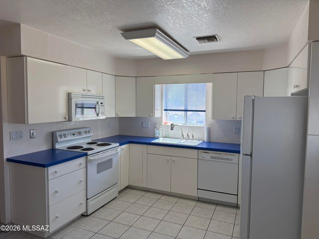 4086 E Montecito Street, Tucson, AZ 85711