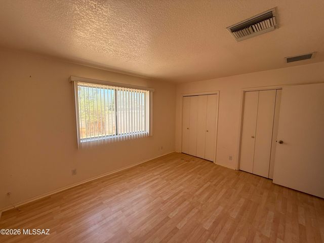4086 E Montecito Street, Tucson, AZ 85711
