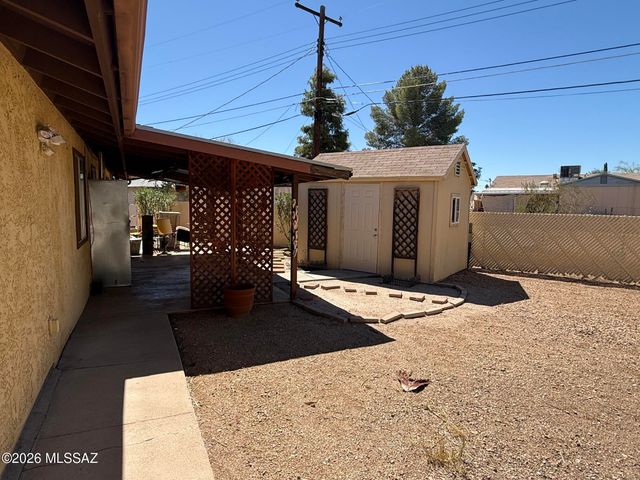 4086 E Montecito Street, Tucson, AZ 85711