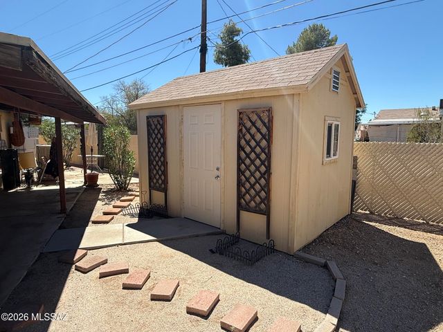 4086 E Montecito Street, Tucson, AZ 85711