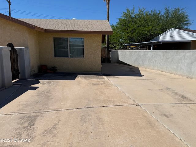 4086 E Montecito Street, Tucson, AZ 85711