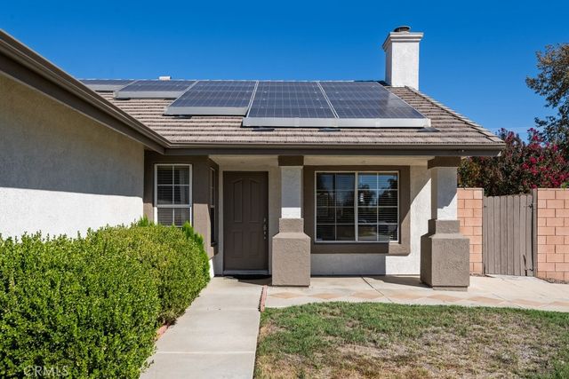3742 Paris Street, Hemet, CA 92545