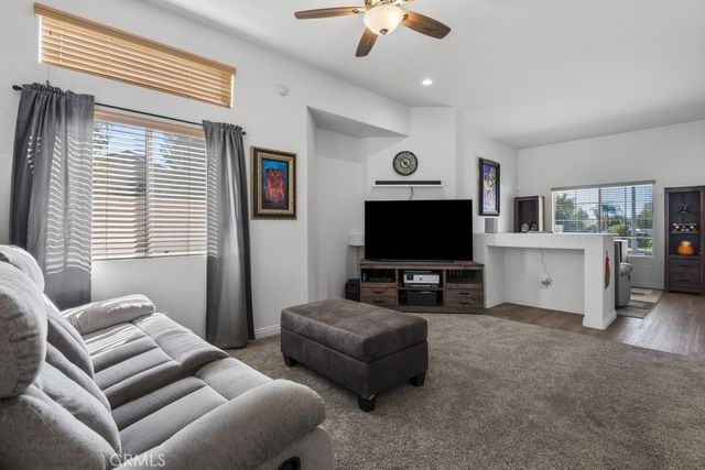 3742 Paris Street, Hemet, CA 92545