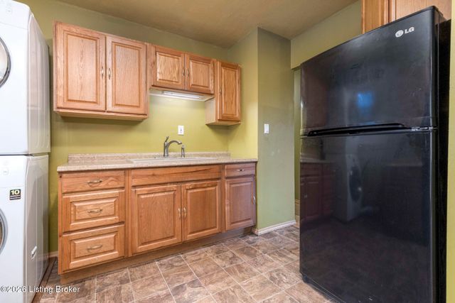 9801 Chambers Ct, Jeffersontown, KY 40299