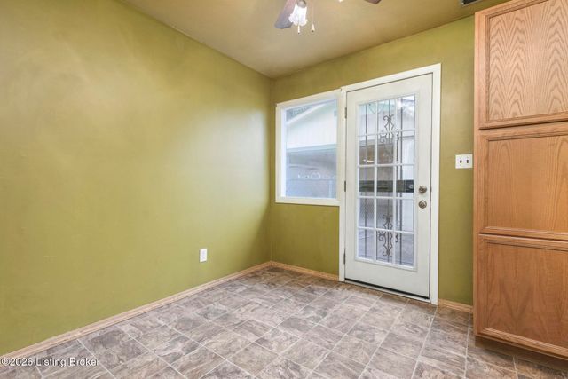 9801 Chambers Ct, Jeffersontown, KY 40299