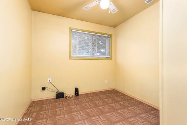 9801 Chambers Ct, Jeffersontown, KY 40299