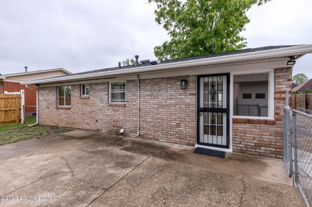 9801 Chambers Ct, Jeffersontown, KY 40299