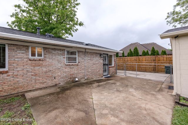 9801 Chambers Ct, Jeffersontown, KY 40299