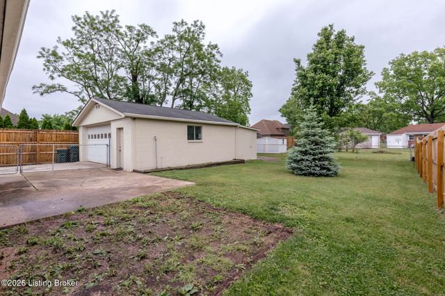 9801 Chambers Ct, Jeffersontown, KY 40299