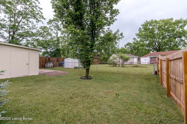 9801 Chambers Ct, Jeffersontown, KY 40299