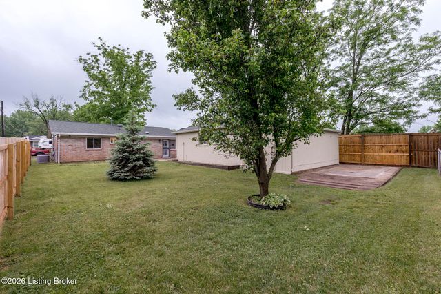 9801 Chambers Ct, Jeffersontown, KY 40299