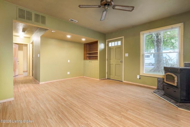 9801 Chambers Ct, Jeffersontown, KY 40299