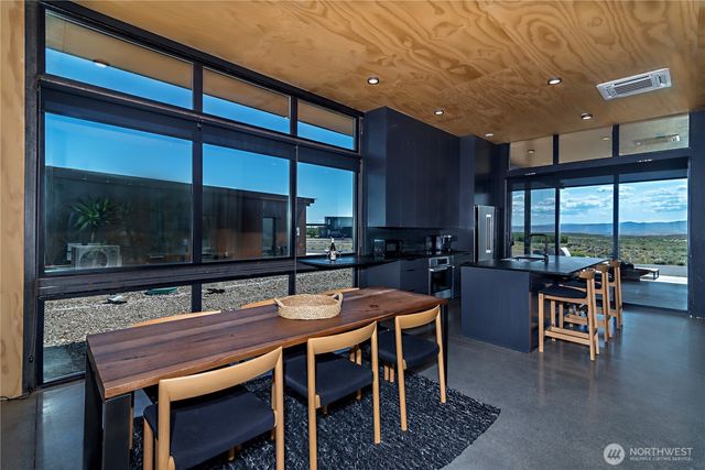 23592 Gorge View Loop NW, Quincy, WA 98848