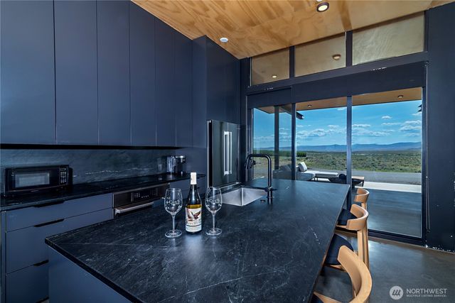 23592 Gorge View Loop NW, Quincy, WA 98848