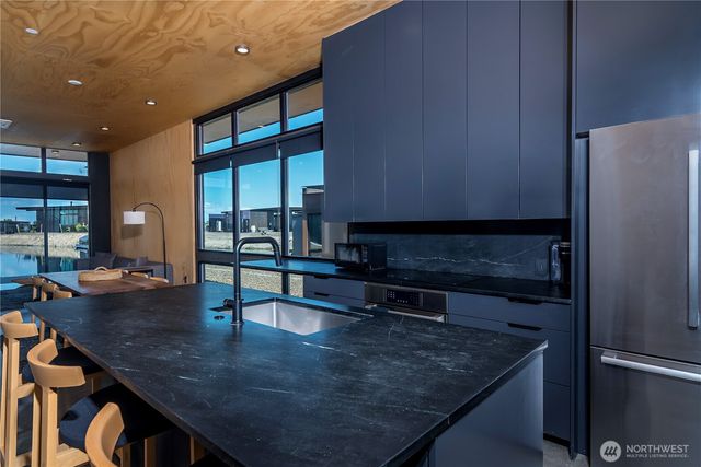 23592 Gorge View Loop NW, Quincy, WA 98848