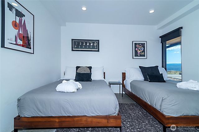 23592 Gorge View Loop NW, Quincy, WA 98848