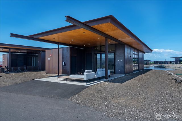 23592 Gorge View Loop NW, Quincy, WA 98848