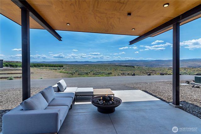 23592 Gorge View Loop NW, Quincy, WA 98848