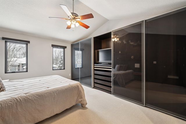 9109 Hammontree Drive, Urbandale, IA 50322