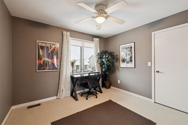 9109 Hammontree Drive, Urbandale, IA 50322