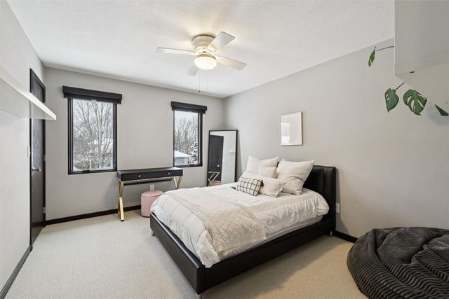 9109 Hammontree Drive, Urbandale, IA 50322