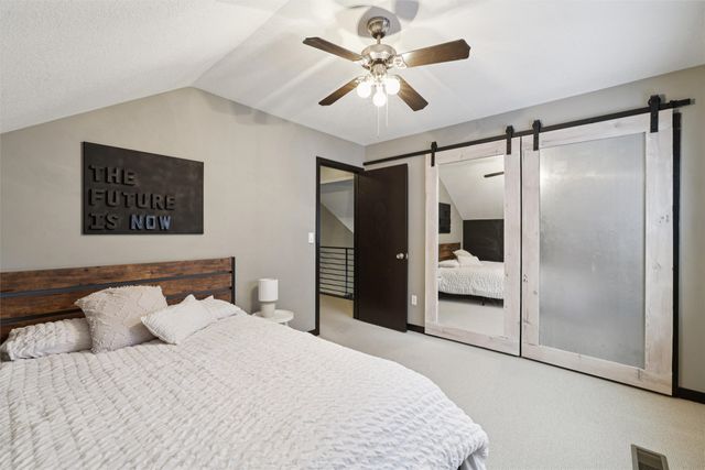 9109 Hammontree Drive, Urbandale, IA 50322