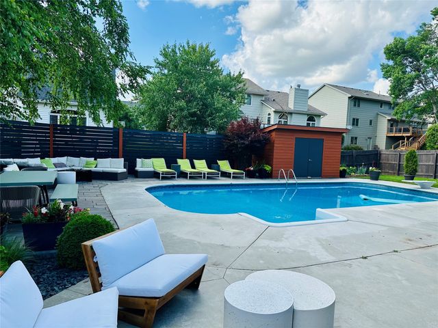 9109 Hammontree Drive, Urbandale, IA 50322