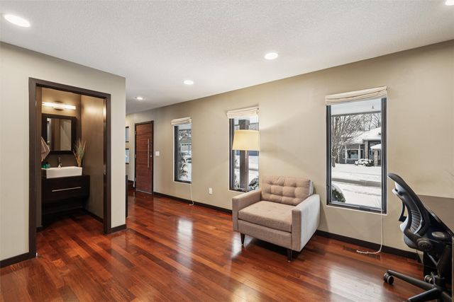 9109 Hammontree Drive, Urbandale, IA 50322