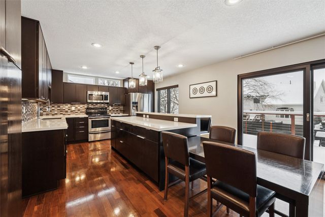 9109 Hammontree Drive, Urbandale, IA 50322