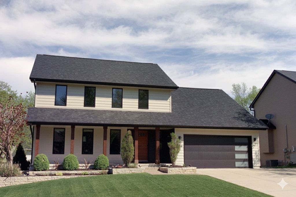 9109 Hammontree Drive, Urbandale, IA 50322