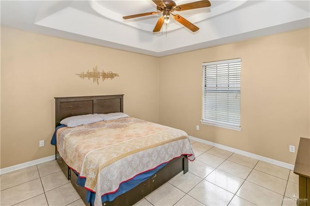 520 E Feather Avenue, Pharr, TX 78577