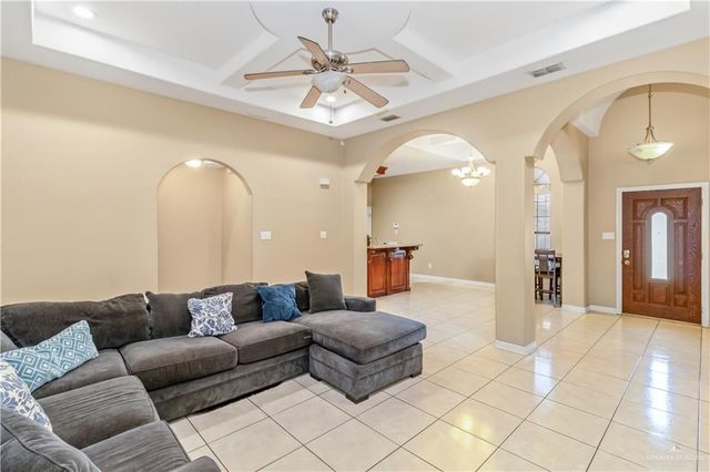 520 E Feather Avenue, Pharr, TX 78577