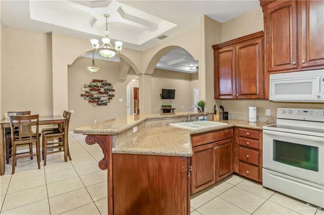 520 E Feather Avenue, Pharr, TX 78577