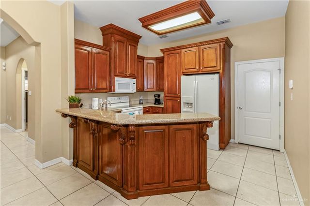 520 E Feather Avenue, Pharr, TX 78577