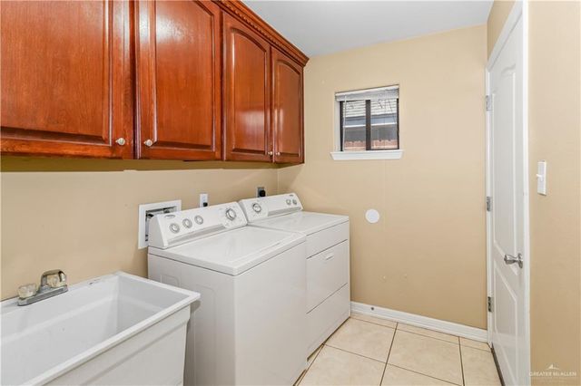 520 E Feather Avenue, Pharr, TX 78577