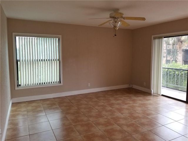 430 Commodore Drive 210, Plantation, FL 33325