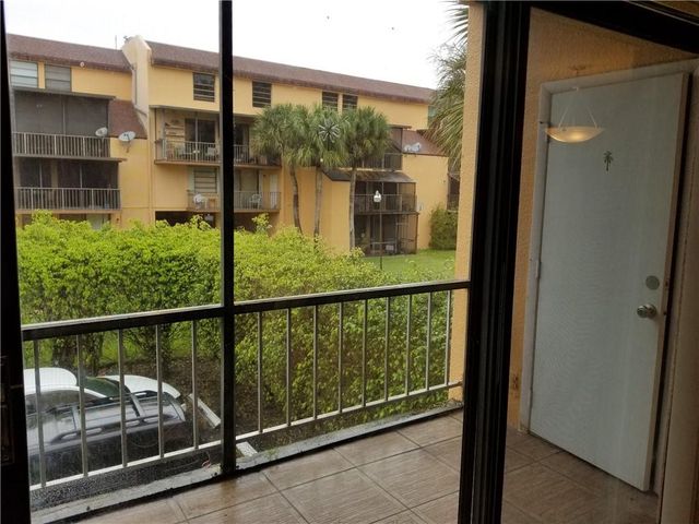 430 Commodore Drive 210, Plantation, FL 33325