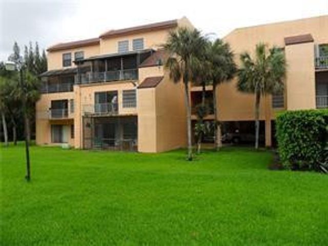 430 Commodore Drive 210, Plantation, FL 33325