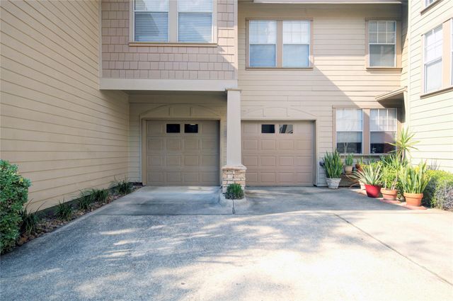 76 Scarlet Woods Court, The Woodlands, TX 77380