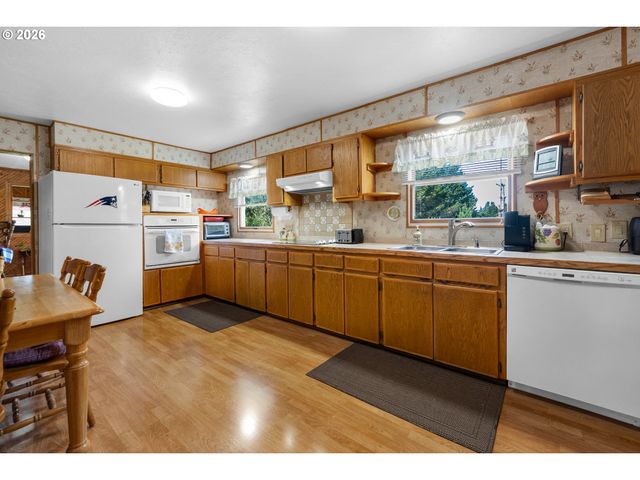 89235 HIGHWAY 101, Warrenton, OR 97146