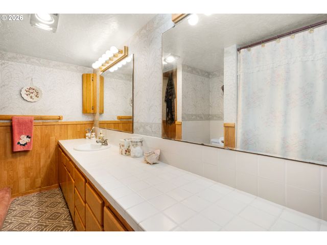 89235 HIGHWAY 101, Warrenton, OR 97146