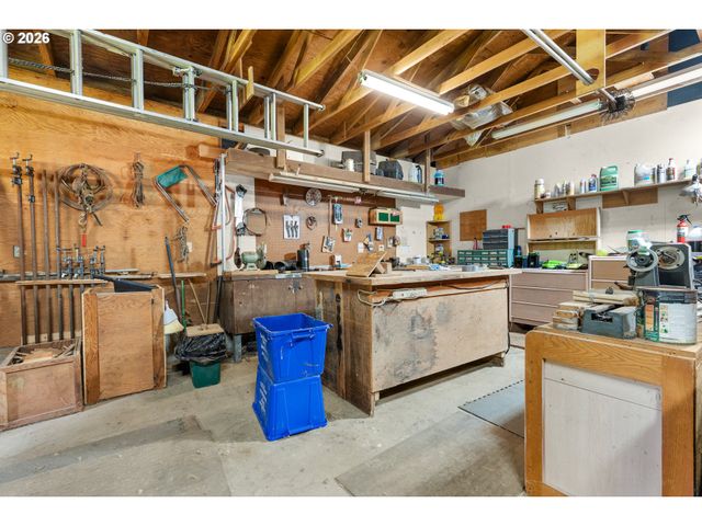 89235 HIGHWAY 101, Warrenton, OR 97146