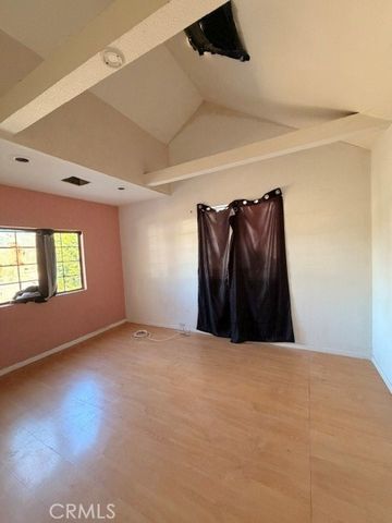 6718 Varna Avenue, Valley Glen, CA 91401