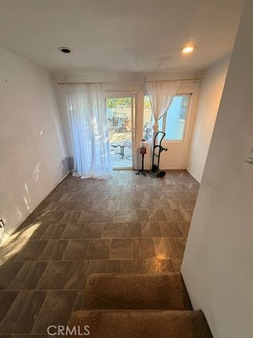 6718 Varna Avenue, Valley Glen, CA 91401