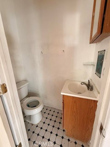 6718 Varna Avenue, Valley Glen, CA 91401