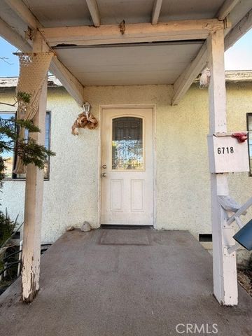 6718 Varna Avenue, Valley Glen, CA 91401