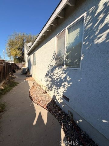 6718 Varna Avenue, Valley Glen, CA 91401