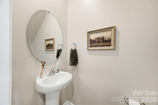1334 37th Avenue Lane NE, Hickory, NC 28601