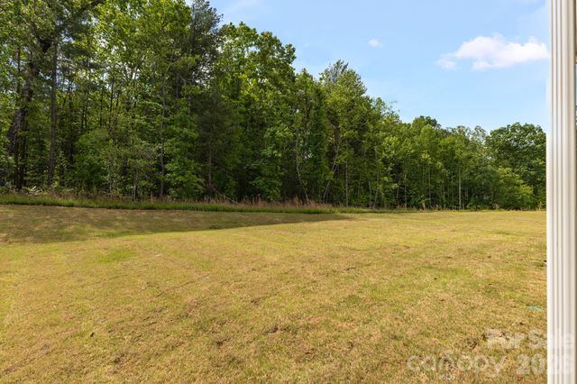 1334 37th Avenue Lane NE, Hickory, NC 28601